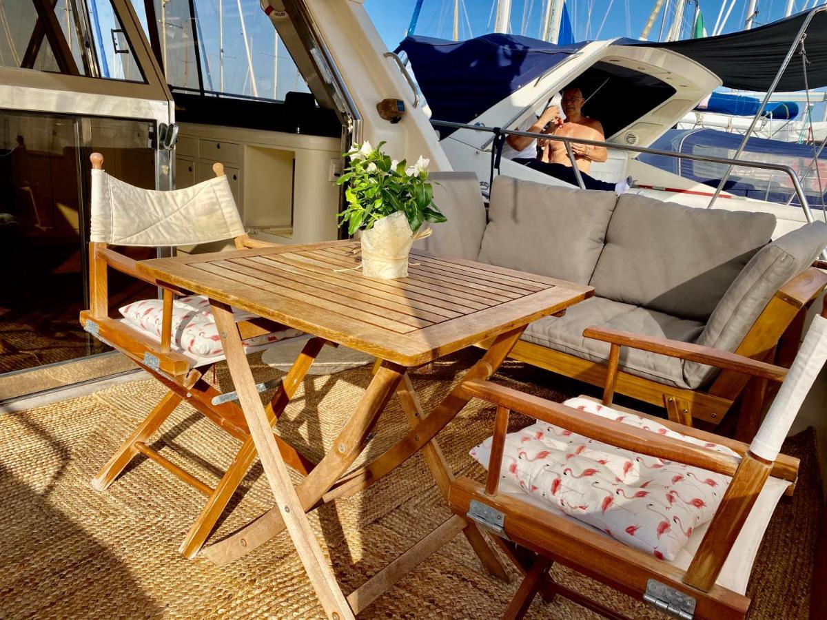 Panaby Houseboat Hotel Palermo Buitenkant foto